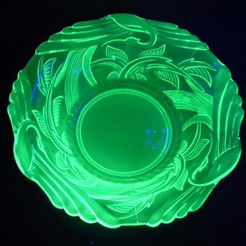 (image for) Art Deco 1930's Uranium Green Glass 'Heron' Bowl