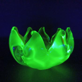 (image for) Arte Nuova Pustetto & Zanetti Murano Pink & Uranium Sommerso Glass Bowl