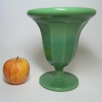 Davidson Art Deco 6.5" Jade Green Glass Vase #294