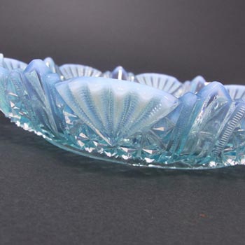 Davidson 1900 Blue Pearline Glass 8.25" 'Lords & Ladies' Bowl
