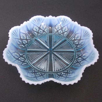 Davidson 1900 Blue Pearline Glass 6.25\" \'Lords & Ladies\' Bowl