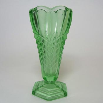 Davidson Art Deco 1930\'s Green Glass \'Chevron\' Vase 295