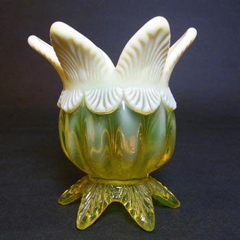 Davidson Primrose Pearline Glass \'Lady Caroline\' Spill Vase