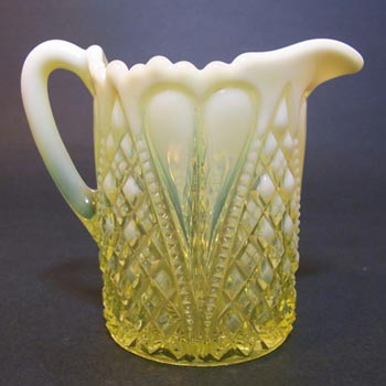 Davidson Primrose Pearline Glass \'William & Mary\' Creamer/Jug