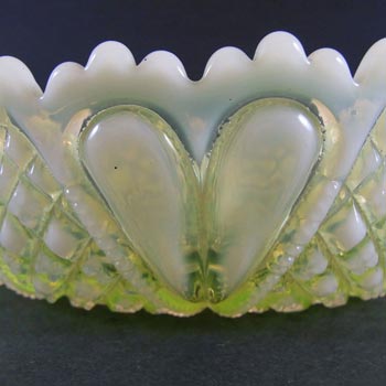 Davidson Primrose Pearline Glass 6.5" 'William & Mary' Bowl