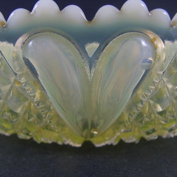 Davidson Primrose Pearline Glass 5.5" 'William & Mary' Bowl