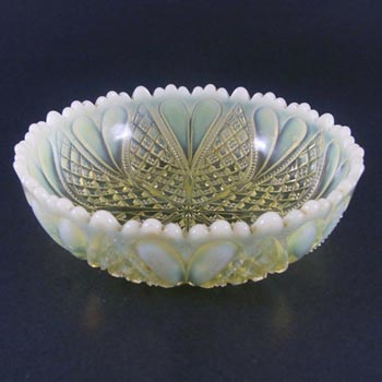 Davidson Primrose Pearline Glass 5.5" 'William & Mary' Bowl