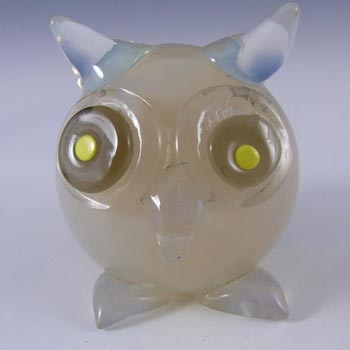 Seguso Vetri d'Arte #9754 Opaline Glass Owl Paperweight by Flavio Poli