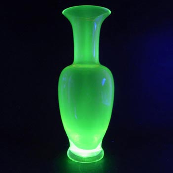 (image for) Murano/Venetian Purple & Uranium Green Sommerso Glass Vase