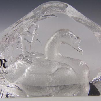 Mats Jonasson #88123 Glass Swan Paperweight - Signed