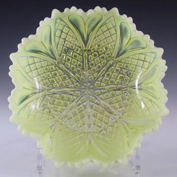 Davidson Primrose Pearline Glass 7\" \'William & Mary\' Bowl