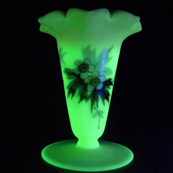 Thomas Webb Victorian Burmese Uranium Glass Vase
