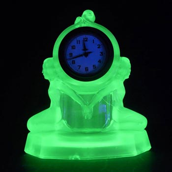 Walther & Söhne Art Deco Uranium Green Glass Windsor Clock