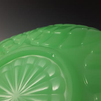 Jobling #9000 Art Deco Uranium Jade Glass Oyster Shell Bowl