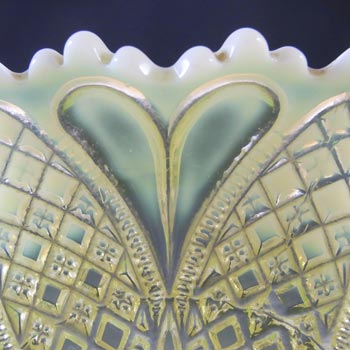 Davidson Primrose Pearline Glass 8.25" 'William & Mary' Bowl