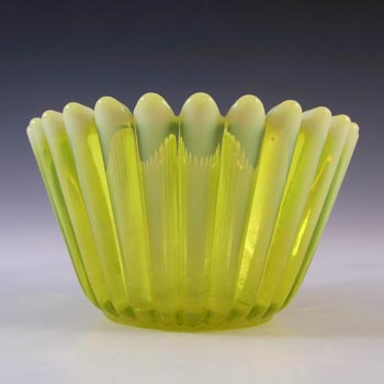 Davidson Primrose Pearline Uranium Glass \'Helen Louise\' Bowl