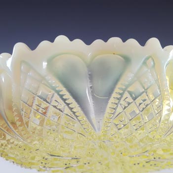 Davidson Primrose Pearline Glass 6" 'William & Mary' Bowl