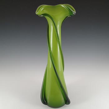 Cristalleria Fratelli Betti / Alrose Italian Empoli Green Glass Vase