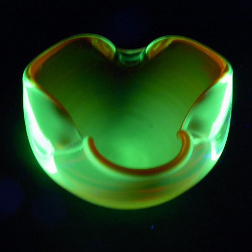 Murano/Sommerso Biomorphic Uranium Red Glass Bowl - Click Image to Close