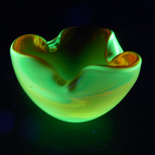 Murano/Sommerso Biomorphic Uranium Red Glass Bowl - Click Image to Close