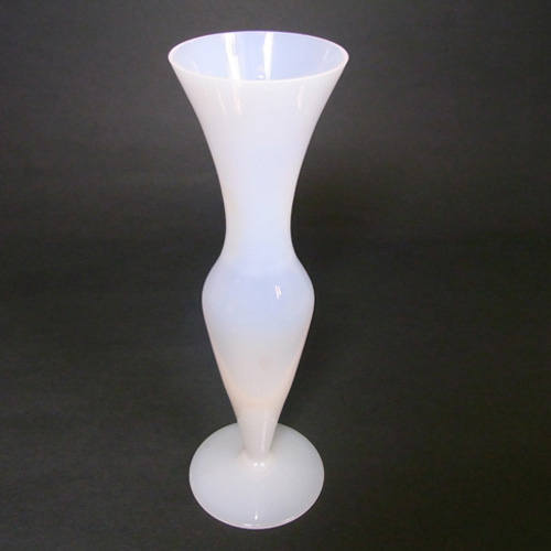 French or Italian Opaline/Opalescent White Glass Vase - Click Image to Close