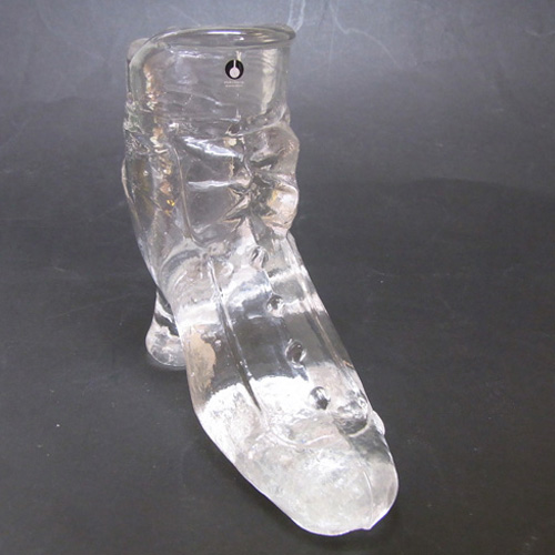 Swedish Pukeberg/Eva Englund Glass Shoe Paperweight - Click Image to Close
