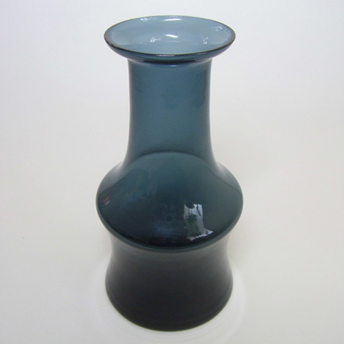 Alsterfors #AV281/17 Scandinavian / Swedish Blue Glass Vase - Click Image to Close