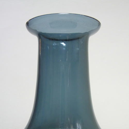 Alsterfors #AV281/17 Scandinavian / Swedish Blue Glass Vase - Click Image to Close