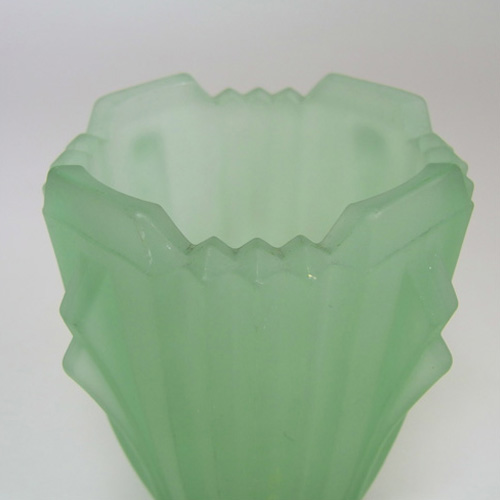 Bagley #3057 Art Deco 3.75" Uranium Green Glass 'Bedford' Vase - Click Image to Close