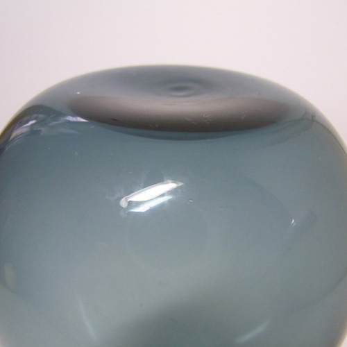 Gullaskruf Swedish Blue Glass 5.75" Vase - Arthur Percy 1952 - Click Image to Close