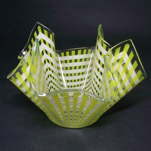 Chance Brothers Yellow Glass "Gingham" Handkerchief Vase - Click Image to Close