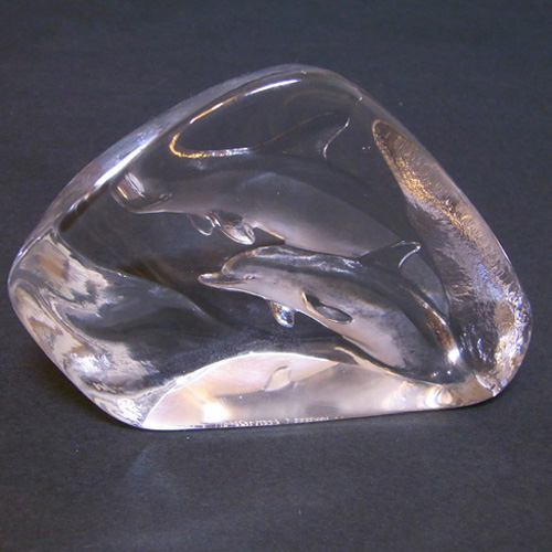 Mats Jonasson #3576 Glass Jumping Dolphins Paperweight - Signed - Click Image to Close