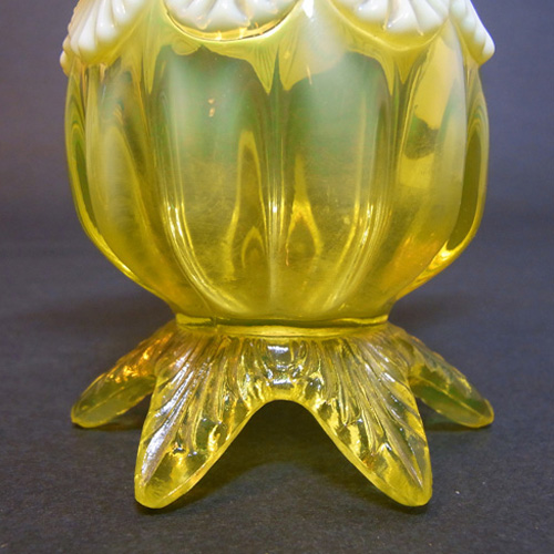 (image for) Davidson Primrose Pearline Glass 'Lady Caroline' Spill Vase - Click Image to Close