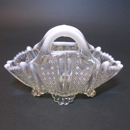 Davidson 1900's Moonshine Pearline Glass Richelieu Bowl - Click Image to Close