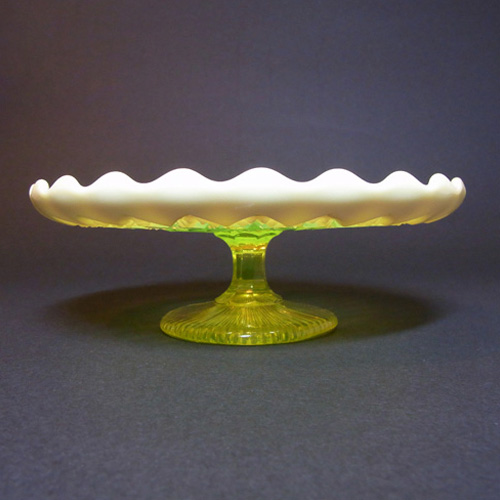 Davidson Primrose Pearline Glass 'Prince William' Comport/Cake Stand - Click Image to Close