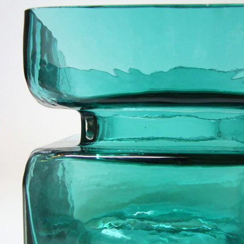 Riihimaki 'Pala' Riihimaen Helena Tynell Green Glass Vase - Click Image to Close