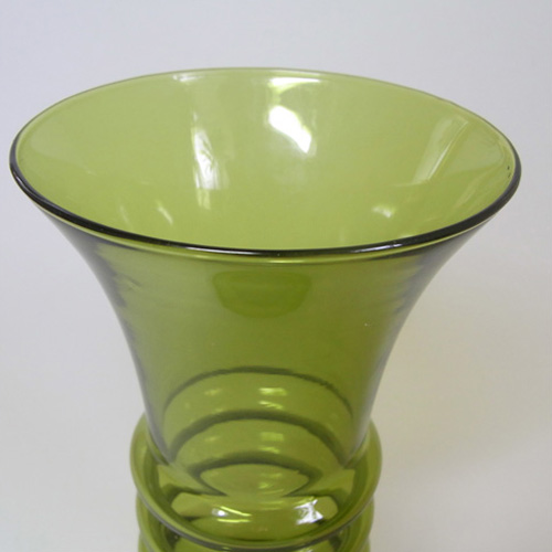 Riihimaki #1565 Riihimaen Aladin Green Glass 'Kielo' Vase - Click Image to Close