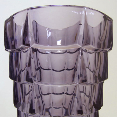 VLG Lausitzer German Purple Glass 'Gent' Vase #51983 - Click Image to Close