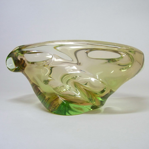 (image for) Skrdlovice #5670 Czech Uranium Glass Bowl by Jan Broz - Click Image to Close
