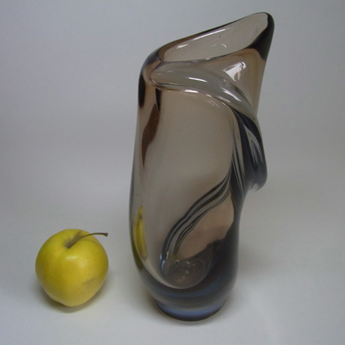 Skrdlovice #5645 Czech Amber & Blue Glass Vase by Emanuel Beránek - Click Image to Close