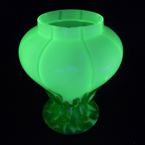 (image for) Welz 1930's Czech Uranium Green Aventurine Glass Posy Vase - Click Image to Close