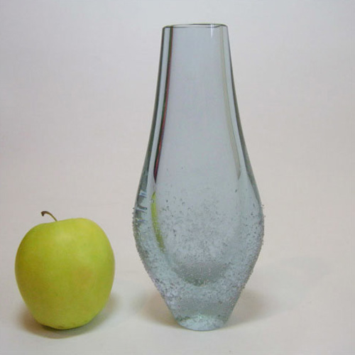 Zelezny Brod Neodymium / Alexandrite Czech Glass Vase - Click Image to Close