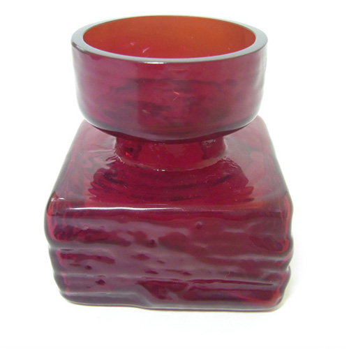 (image for) Dartington #FT98 Frank Thrower Flame Red Glass Bark Vase - Click Image to Close