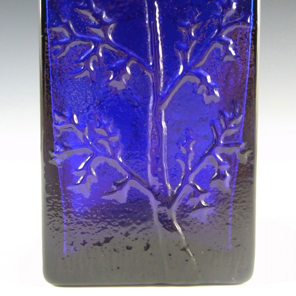 Dartington #FT228 Frank Thrower 7.25" Blue Glass 'Marguerite' Vase - Click Image to Close