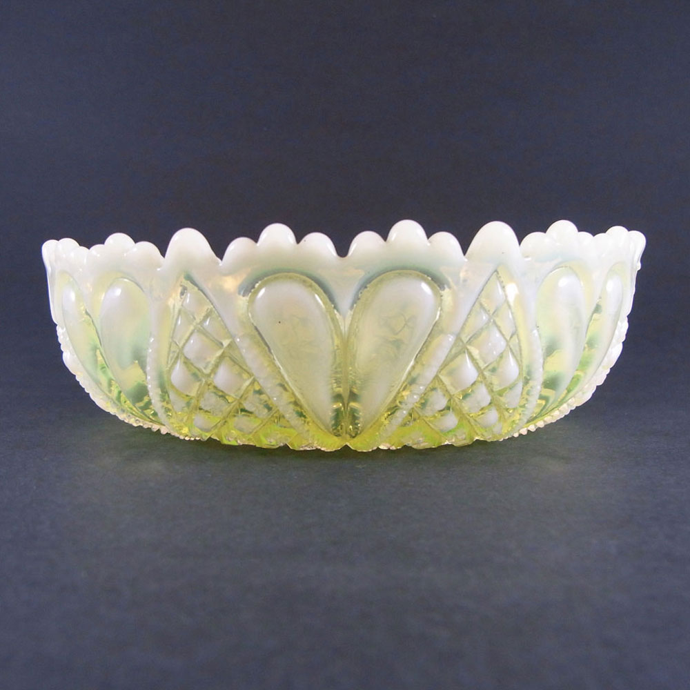 (image for) Davidson Primrose Pearline Glass 6.5" 'William & Mary' Bowl - Click Image to Close
