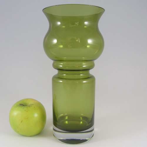 Riihimaki #1513 Riihimaen Green Glass 'Tulppaani' Vase - Click Image to Close