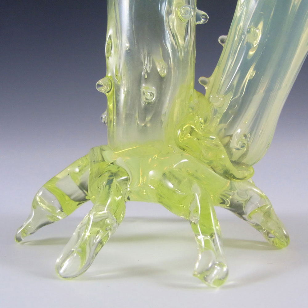 John Walsh Victorian Vaseline/Uranium Glass Thorn Vase - Click Image to Close