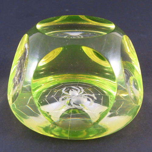 Webb Corbett Vaseline/Uranium Glass Spider Web Paperweight - Click Image to Close