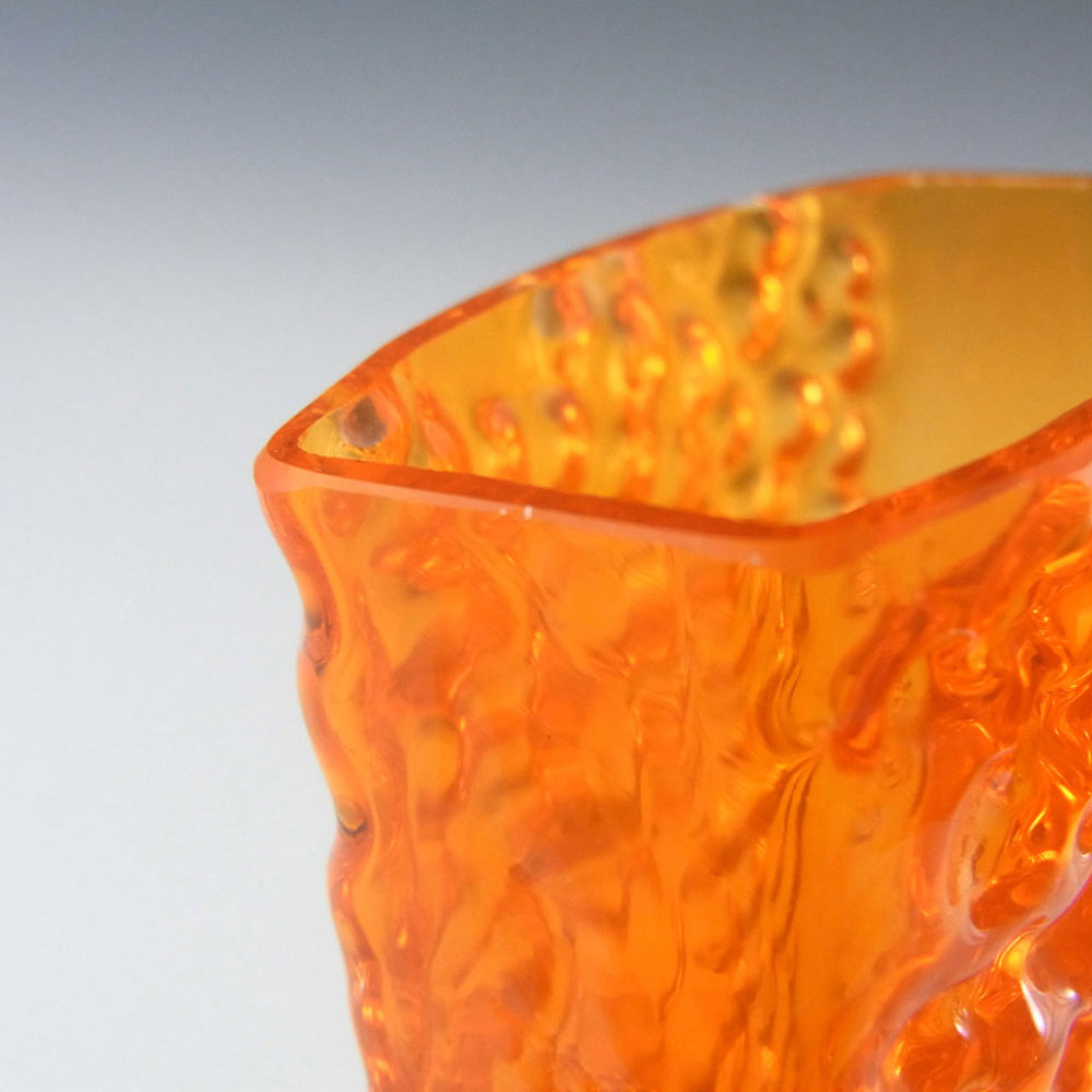 Whitefriars #9762 Baxter Tangerine Glass 4.75" Nailhead Vase - Click Image to Close