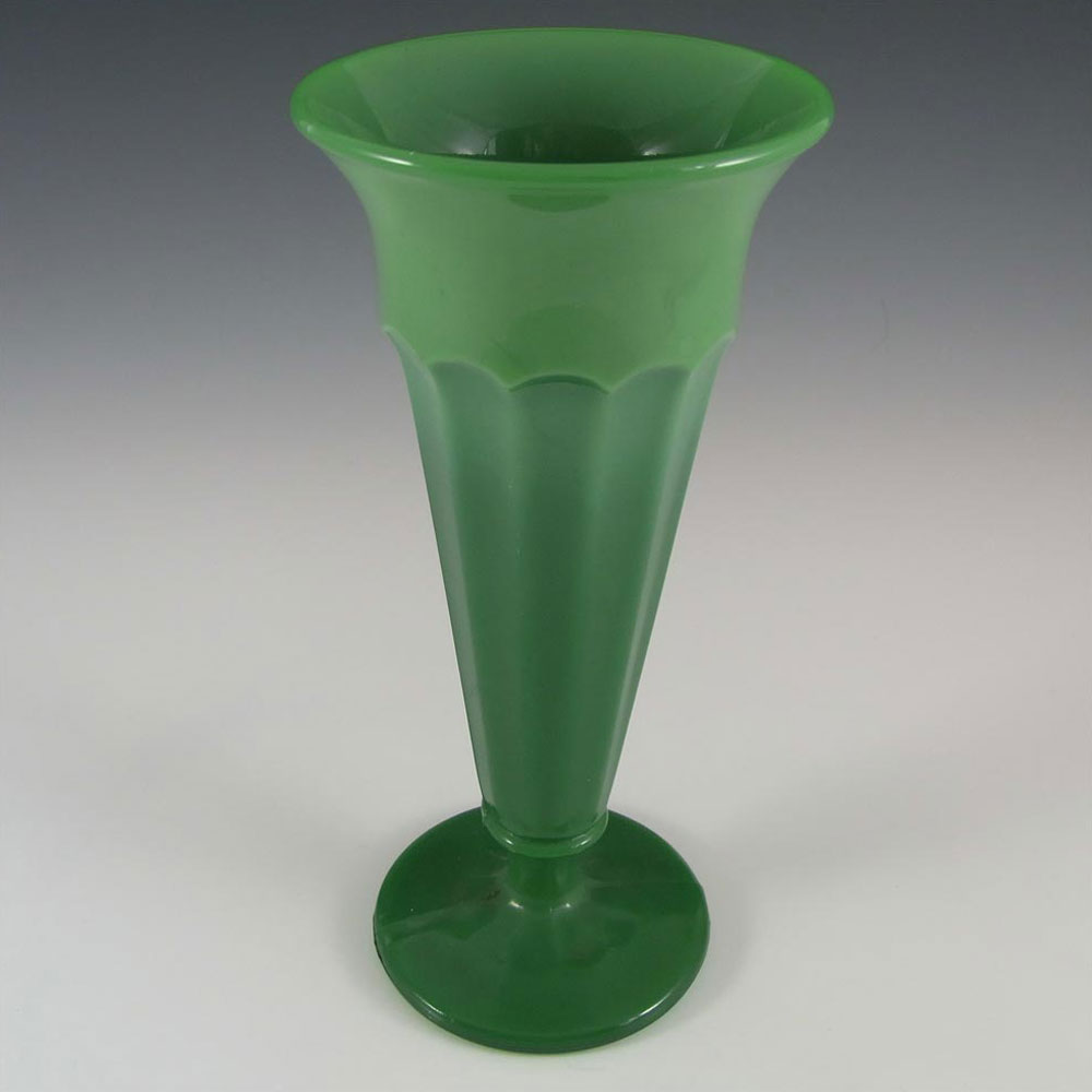 (image for) Davidson Art Deco 8.5" Jade Green Glass Vase #50 - Click Image to Close